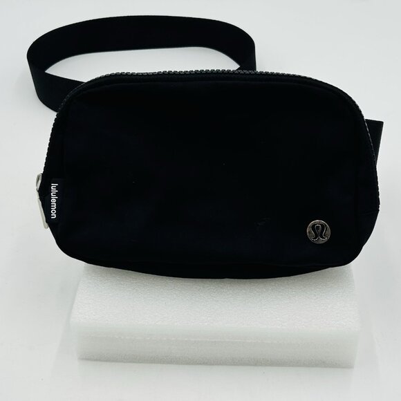 Lululemon Everywhere Belt Bag 1L Black Fanny Waist Crossbody Pack Hip Bag Nylon - Picture 1 of 5